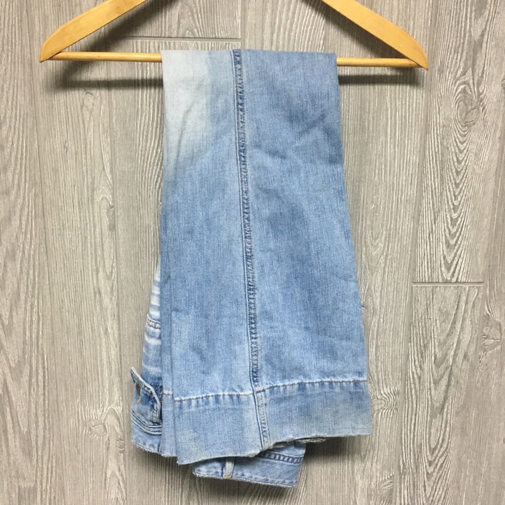 American Eagle Outfitters Flare Jeans Light Wash